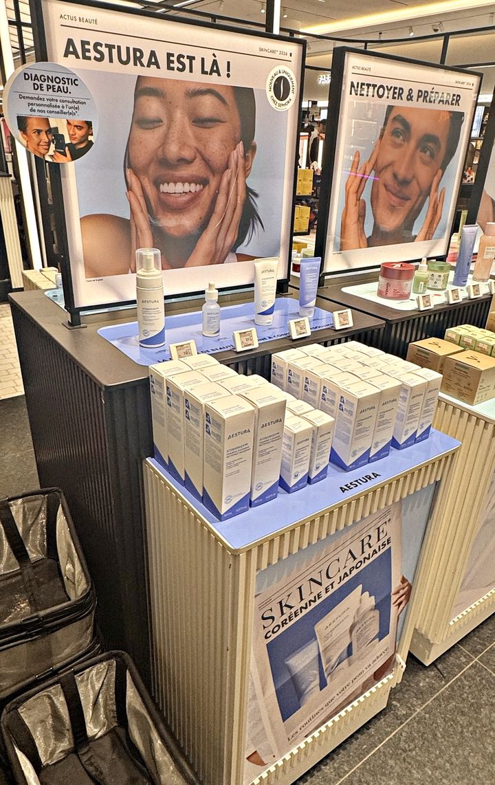 [서울=뉴시스] 세포라 프랑스 파리 샹젤리제 매장 매대 (사진=아모레퍼시픽 제공) 2026.03.05. photo@newsis.com *재판매 및 DB 금지