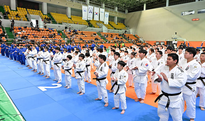 5일 정선종합경기장 실내체육관에서 '2026년 제27회 강원특별자치도회장기 유도대회 및 제55회 전국소년체육대 회 2차 선발전'이 열리고 있다.(사진=정선군 제공) *재판매 및 DB 금지
