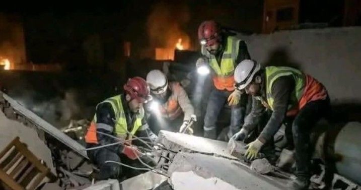 [서울=뉴시스]알리 하메네이 이란 최고지도자가 미국과 이스라엘의 공습으로 사망한 이후 확산된 사진이 인공지능(AI)으로 생성된 것으로 확인됐다. 사진 X 캡처 *재판매 및 DB 금지