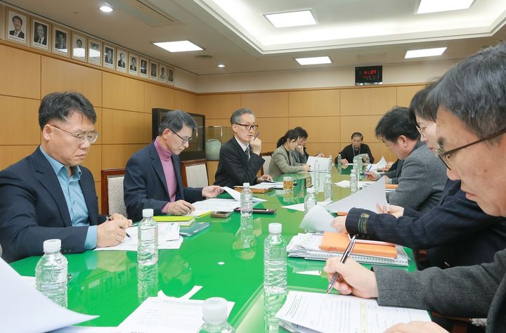 [대전=뉴시스]대전시는 5일 유득원 대전시 행정부시장 주재로 '중동사태 관련 긴급점검회의'를 열고 지역경제 영향과 향후 대응방안을 논의했다. 2026. 03. 05 photo@newsis.com *재판매 및 DB 금지