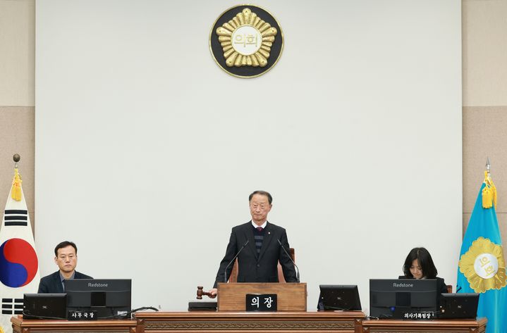 [창원=뉴시스] 강경국 기자 = 손태화 경남 창원시의회 의장이 5일 열린 제150회 임시회 제1차 본회의 개회사를 하고 있다. (사진=창원시의회 제공). 2026.03.05. photo@newsis.com *재판매 및 DB 금지