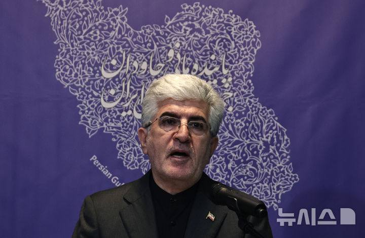 [서울=뉴시스] 홍효식 기자 = 사이드 쿠제치 주한 이란 대사가 5일 오전 서울 용산구 주한 이란 이슬람 공화국 대사관에서 열린 이스라엘과 미국의 대이란 군사적 공격과 관련해 입장을 밝히고 있다. (공동취재) 2026.03.05. photo@newsis.com