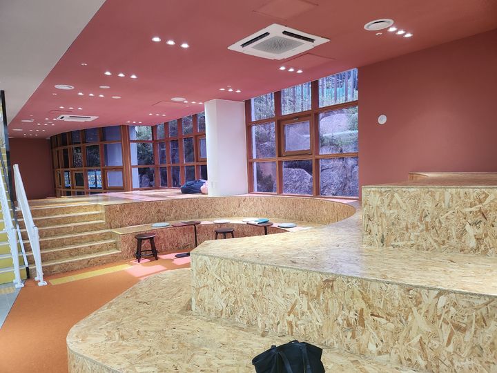 [수원=뉴시스] 취업·창업 준비와 모임, 여가활동을 할 수 있도록 도와주는 청년공간. (사진=경기도 제공) 2026.03.06. photo@newsis.com *재판매 및 DB 금지