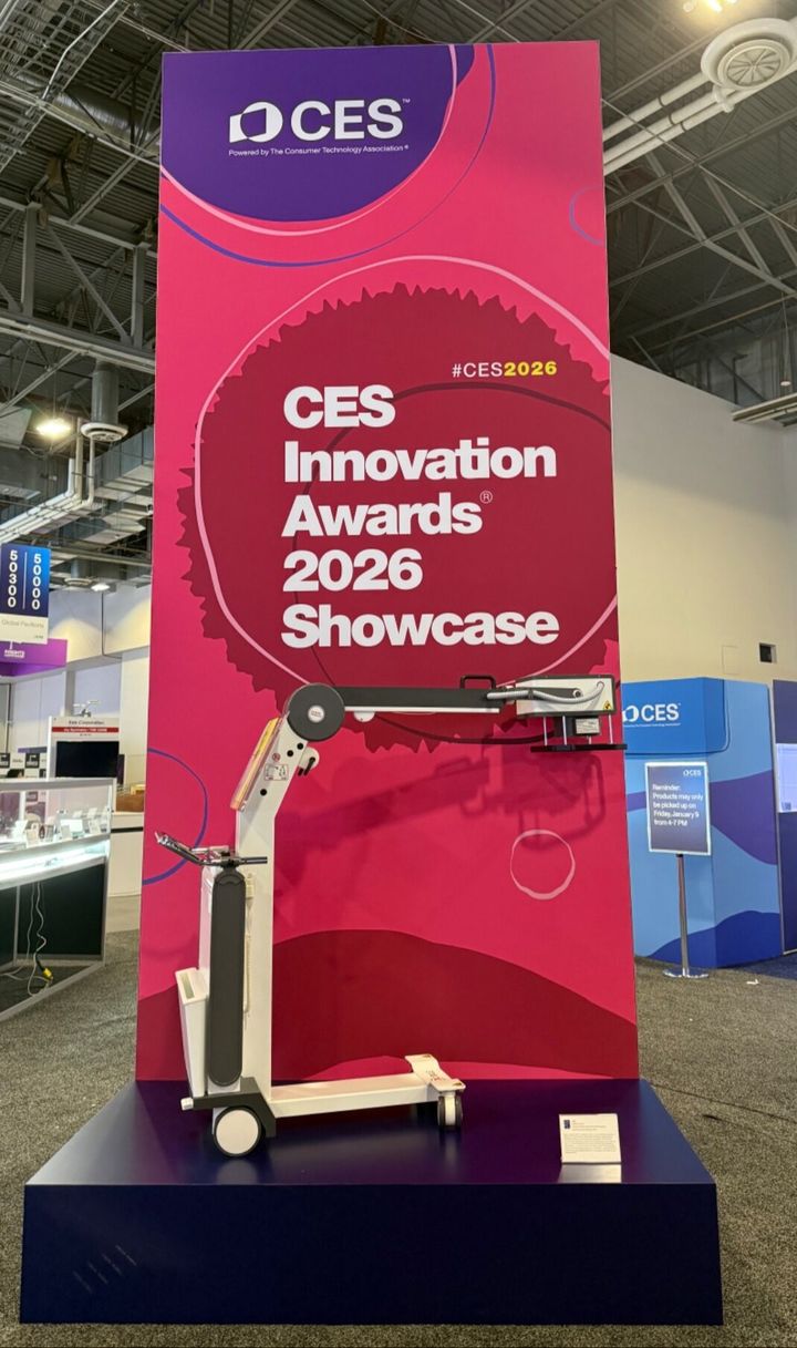 [서울=뉴시스] 젬스헬스케어는 자사가 개발한 모바일 엑스레이 '엑스바일(XBILE)'이 인공지능(AI )기반 기술을 통해 화면을 흐리게 만드는 요소를 50% 이상 줄여 보다 선명한 영상을 제공한다고 6일 밝혔다. 또 엑스바일은 촬영 후 3초 안에 주요 폐 질환을 96% 이상의 정확도로 감지할 수 있다. (사진=젬스헬스케어 제공) 2026.03.06. photo@newsis.com *재판매 및 DB 금지