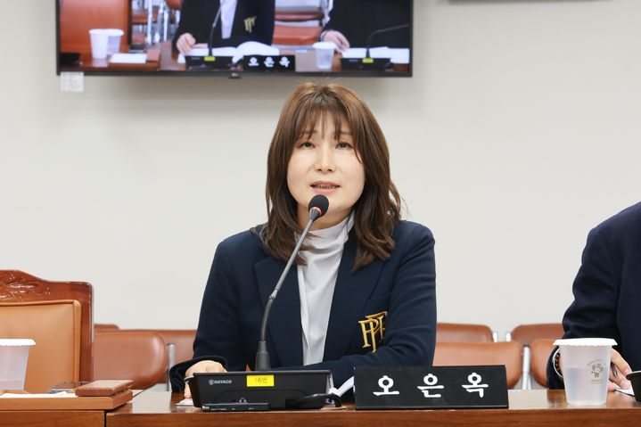 오은옥 창원시의원, 공사장 인근 '보행안전도우미' 도입