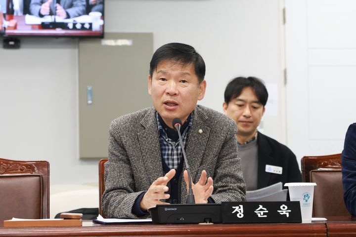 정순욱 창원시의원 "벚나무 교체 땐 토종으로 식재해야"