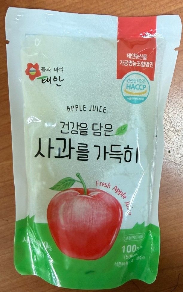 [서울=뉴시스] 식품의약품안전처는 충남 태안군 소재 식품제조·가공업체인 '태안농산물가공영농조합법인'이 제조·판매한 '건강을 담은 사과를 가득히(식품유형 : 과·채주스)'에서 납이 기준보다 초과 검출돼 해당 제품을 판매 중단하고 회수 조치한다고 6일 밝혔다. (사진=식약처 제공) 2026.03.06. photo@newsis.com *재판매 및 DB 금지