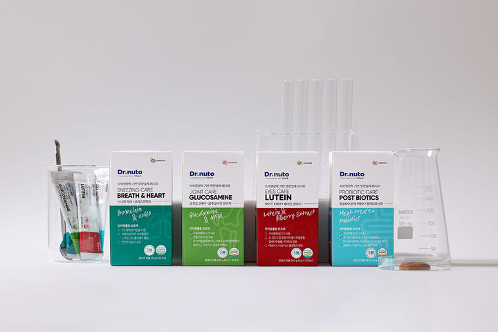 [서울=뉴시스] 대상펫라이프 닥터뉴토 ‘스틱형 영양 보조제’ (사진=대상펫라이프 제공) 2026.03.06. photo@newsis.com *재판매 및 DB 금지