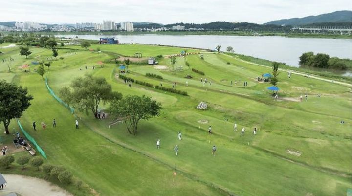 [여주=뉴시스]사진은 오학파크골프장 전경(사진=여주시 제공)2026.03.06.photo@newsis.com *재판매 및 DB 금지