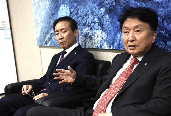 단양군청 방문한 김영환 충북지사, 왼쪽은 김문근 단양군수. *재판매 및 DB 금지