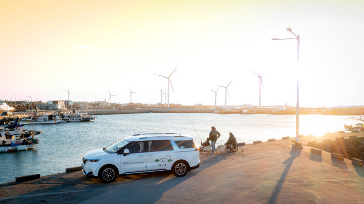 [서울=뉴시스] 초록여행 참가자가 여행을 가는 모습 (사진=그린라이트 제공) 2026.03.06. photo@newsis.com *재판매 및 DB 금지