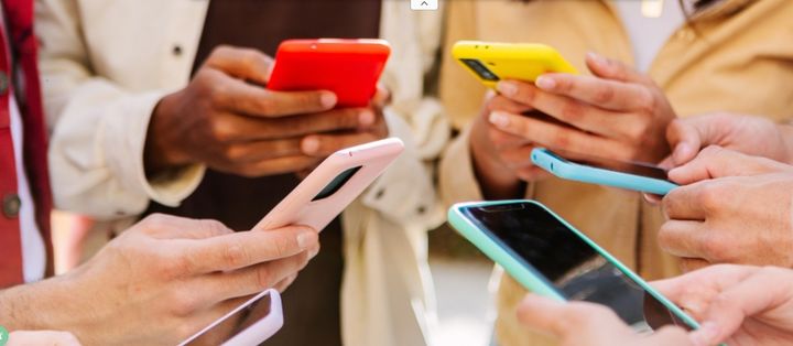 [서울=뉴시스]인도네시아는 16세 미만 어린이들의 소셜미디어 사용을 금지할 것이라고 메우티야 하피드 커뮤니케이션 및 디지털 문제 담당 장관이 6일 말했다. <사진 출처 : 필스타라이프닷컴> 2026.03.06.