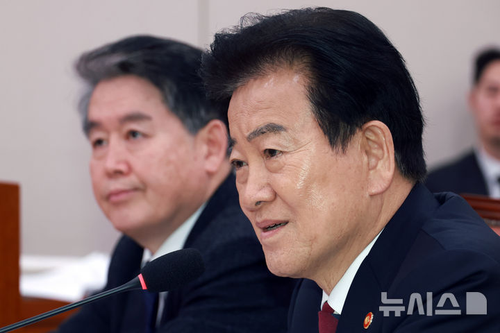 [서울=뉴시스] 고승민 기자 = 정동영 통일부 장관이 6일 서울 여의도 국회에서 열린 외교통일위원회 전체회의에서 의원 질의에 답하고 있다. 2026.03.12. kkssmm99@newsis.com