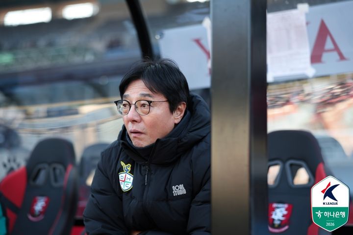 [서울=뉴시스] 프로축구 K리그1 대전하나시티즌의 황선홍 감독. (사진=한국프로축구연맹 제공) 2026.03.07. photo@newsis.com *재판매 및 DB 금지