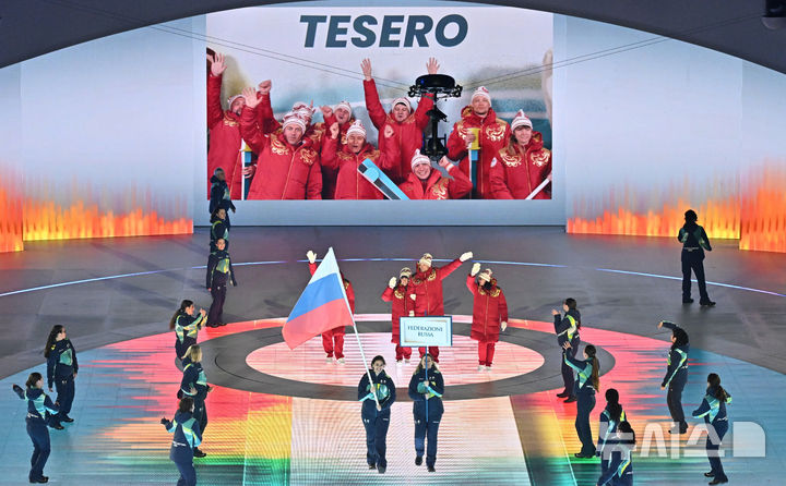 [베로나=뉴시스] 사진공동취재단 = 6일(현지 시간) 이탈리아 아레나 디 베로나에서 열린 2026 밀라노·코르티나 동계패럴림픽 개회식에서 러시아 선수단이 입장하고 있다. 2026.03.07. photo@newsis.com