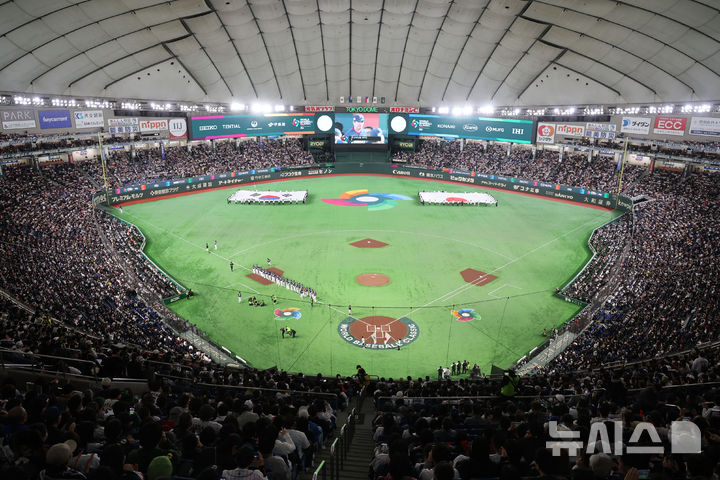 [도쿄=뉴시스] 권창회 기자 = 7일 일본 도쿄돔에서 열린 2026 WBC 조별리그 C조 2차전 한국과 일본의 경기가 관중들로 가득 차있다. 2026.03.07. kch0523@newsis.com