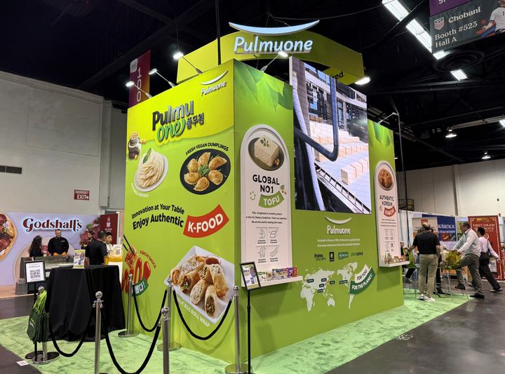 풀무원이 미국 '2026 자연식품박람회'에서 두부, 김치 등 메인 테마로 부스를 운영해 정통성을 갖춘 K-푸드를 알렸다. (사진=풀무원 제공) *재판매 및 DB 금지