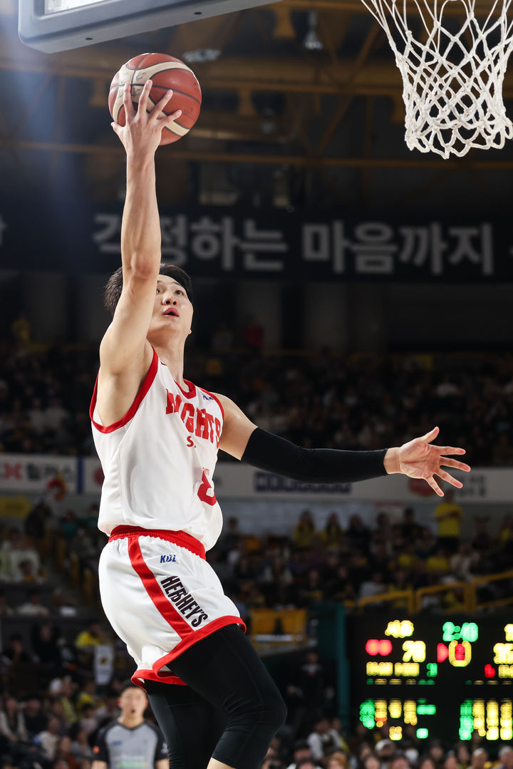 [서울=뉴시스] 프로농구 서울 SK의 안영준. (사진=KBL 제공) *재판매 및 DB 금지