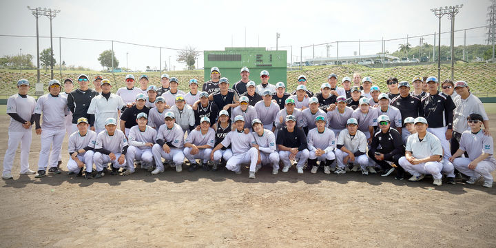 [서울=뉴시스] 스프링캠프를 마친 KT 위즈 선수단(사진=KT 위즈 제공) *재판매 및 DB 금지