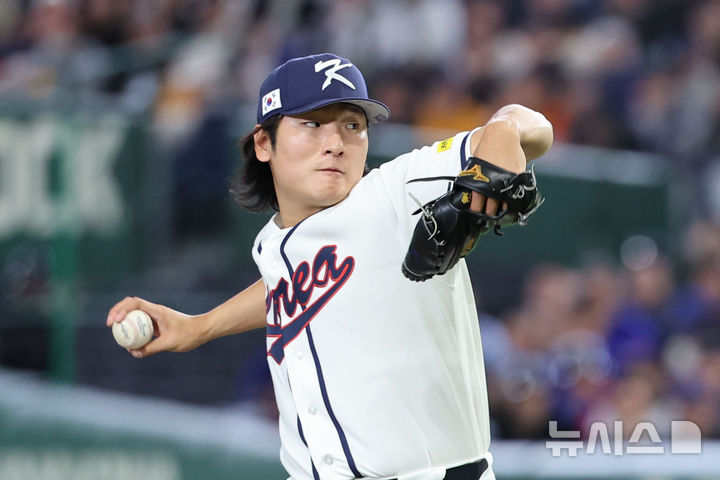 [도쿄=뉴시스] 권창회 기자 = 8일 일본 도쿄돔에서 열린 2026 WBC 조별리그 C조 3차전 한국과 대만의 경기, 4회초 한국 곽빈이 역투하고 있다. 2026.03.08. kch0523@newsis.com