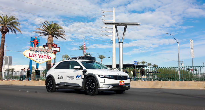 [서울=뉴시스] 정병혁 기자 = 사진은 모셔널 로보택시가 라스베가스 거리를 주행하는 모습. (사진=현대차·기아 커뮤니케이션센터 제공) 2025.03.08. photo@newsis.com *재판매 및 DB 금지