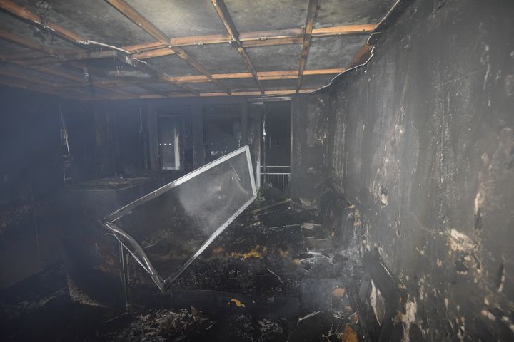 [대전=뉴시스]9일 오전 0시49분께 대전 서구 한 아파트 9층에서 불이 나 출동한 소방당국에 의해 20여분만 진화됐다. 2026.03.09 *재판매 및 DB 금지