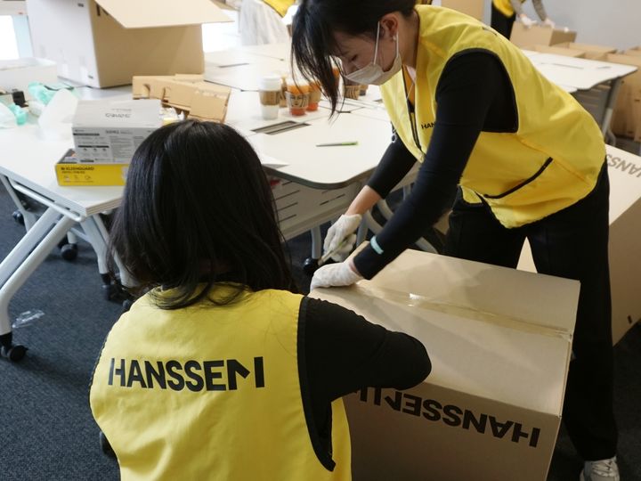 [서울=뉴시스]한샘, '세계여성의날' 맞아 모자가정 자립 응원키트 제작.(사진=한샘 제공) 2026.03.09. photo@newsis.com *재판매 및 DB 금지