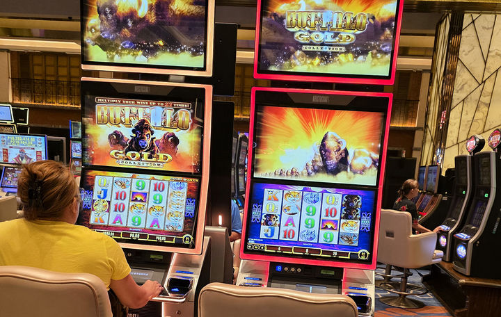 필리핀 마닐라의 카지노 모습. 24시간 운영하는 해외 카지노는 고객들이 언제 방문해도 편하게 게임을 즐길 수 있다.(사진=뉴시스) *재판매 및 DB 금지