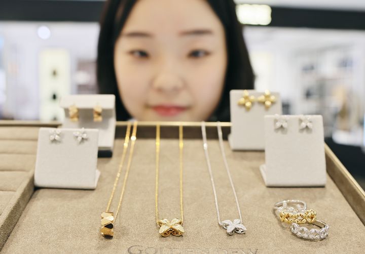 [대구=뉴시스] 롯데백화점 대구점이 화이트데이를 앞두고 주얼리 기획전을 진행한다. (사진 = 롯데백화점 제공) 2026.03.09. photo@newsis.com *재판매 및 DB 금지