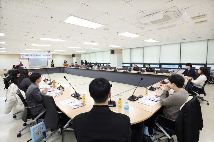 [세종=뉴시스] 건강보험심사평가원(심평원)은 지난 6일 서울 서초구 국제전자센터에서 '제3기 국민소통참여단' 발대식을 개최했다고 9일 밝혔다. (사진=심평원 제공) 2026.03.09. photo@newsis.com *재판매 및 DB 금지