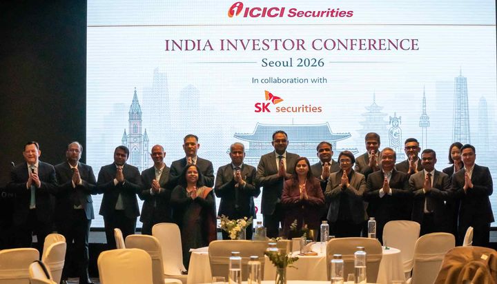 [서울=뉴시스] SK증권은 인도 주요 금융 그룹인 ICICI 그룹과 국내 기관투자자 및 기업들의 투자 협력 방안을 논의하는 '인베스터 세션'(Investor Session)을 개최했다고 9일 밝혔다. 한정호 SK증권 글로벌사업부 대표. (왼쪽에서 다섯번째) Santosh Pai ICICI Bank MNC 부문장(왼쪽에서 여섯번째). Nishi Kant Singh 주한 인도대사 차석대사(왼쪽에서 일곱번째). Abhinek Bhargava Corporate Strategy and IR 부문장(왼쪽에서 여덟번째). Jaideep Goswami ICICI Securities Equity 부문장(앞줄 오른쪽에서 세번째). (사진=SK증권 제공) 2026.03.09. *재판매 및 DB 금지