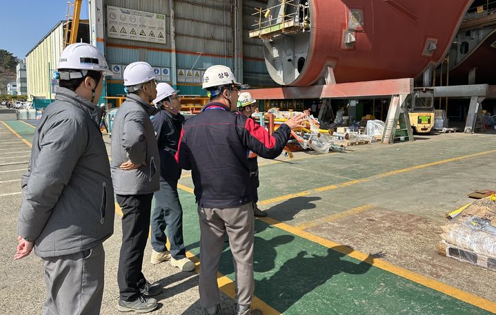 [부산=뉴시스] 부산고용노동청은 9일 부산 사하구 다대동 조선업 사업장을 대상으로 안전수칙 준수 여부를 불시 점검했다. (사진=부산고용노동청 제공) 2026.03.09. photo@newsis.com *재판매 및 DB 금지