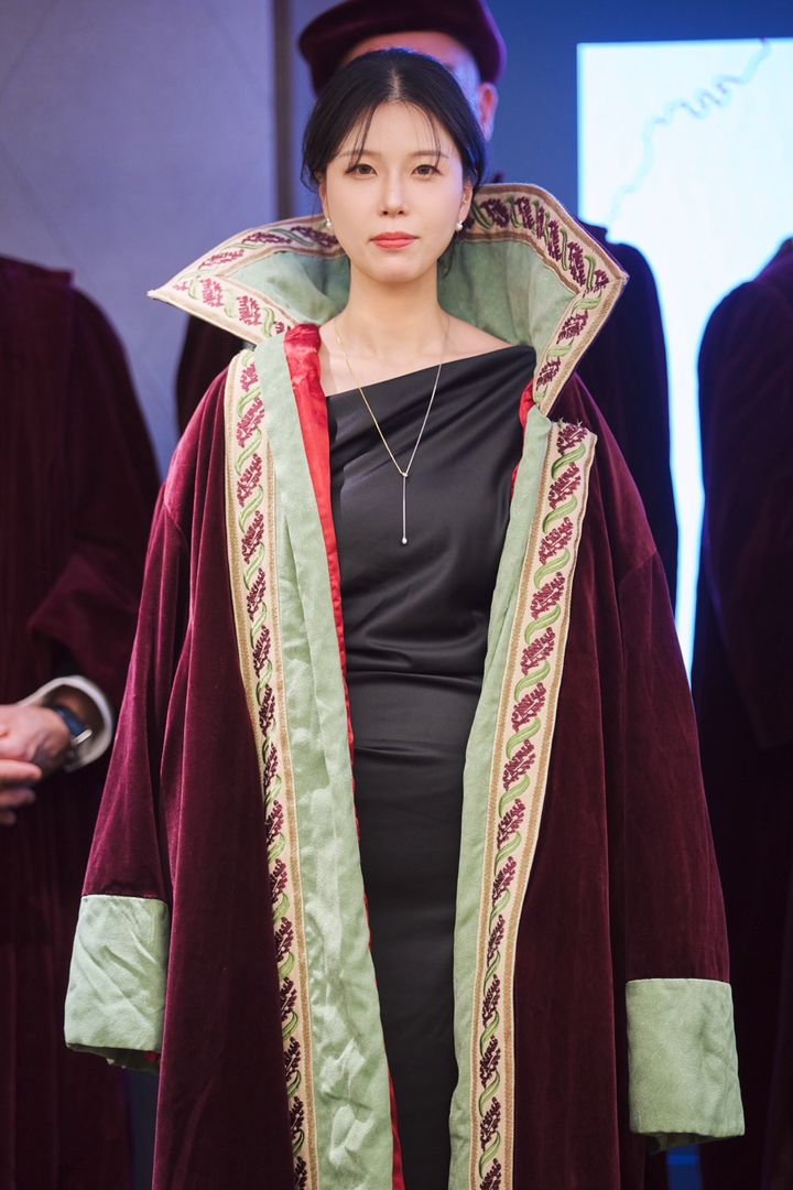 이마트가 프랑스 메독 지역의 와인 기사 작위인 '꼬망드리'(Commanderie du Bontemps) 수훈자를 배출했다고 10일 밝혔다. *재판매 및 DB 금지