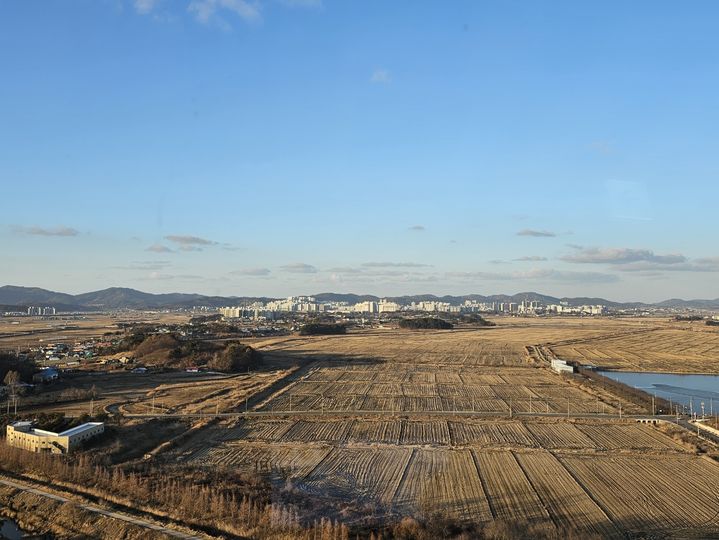 충남권, '아침 -5도' 꽃샘추위 기승…한낮은 11도 '포근해'