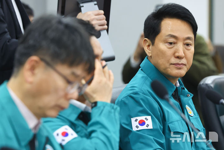 [서울=뉴시스] 황준선 기자 = 오세훈 서울시장이 9일 오전 서울 중구 서울시청에서 열린 오는 21일 광화문 광장에서 개최가 예정된 방탄소년단(BTS)의 컴백 행사 지원 점검회의에 참석해 있다. 2026.03.09. hwang@newsis.com