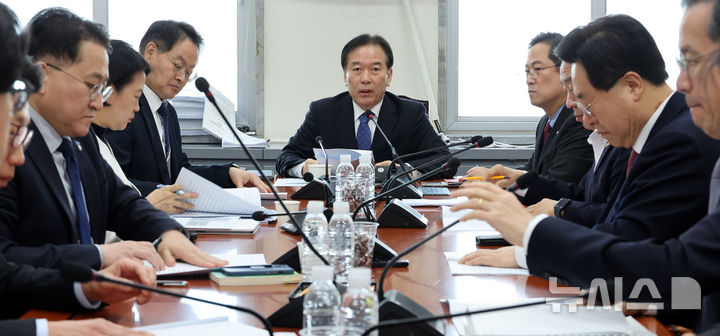 [서울=뉴시스] 김금보 기자 = 정태호 국회 대미투자특별법처리를위한특별위원회 법안심사소위원회 위원장이 9일 오전 서울 여의도 국회에서 열린 법안심사소위원회에서 발언을 하고 있다. 2026.03.09. photo@newsis.com