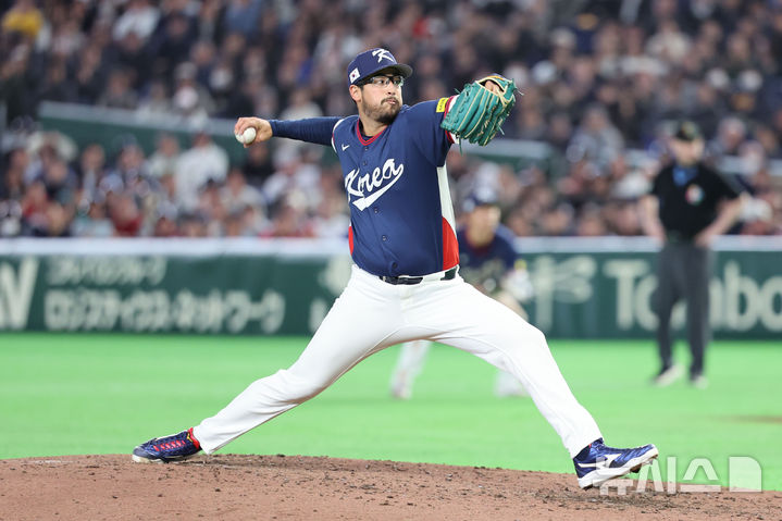 7회 마운드 오른 데인 더닝