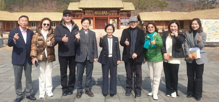 [고령=뉴시스] 중국인 방문단, 고령 문화유산 체험. (사진=고령군 제공) 2026.03.10 photo@newsis.com *재판매 및 DB 금지