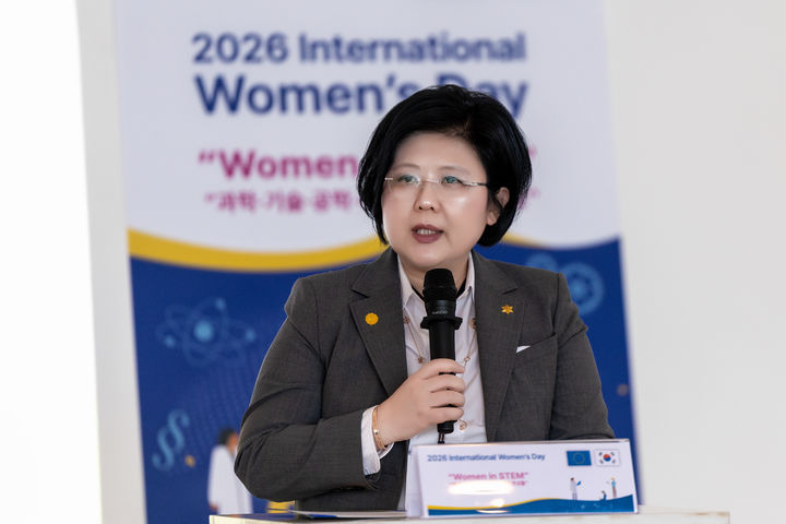 [서울=뉴시스] 문시연 숙명여대 총장이 6일 서울 DDP에서 열린 'Women in STEM' 포럼에 참석했다. (사진=숙명여대 제공) 2026.03.10. photo@newsis.com *재판매 및 DB 금지