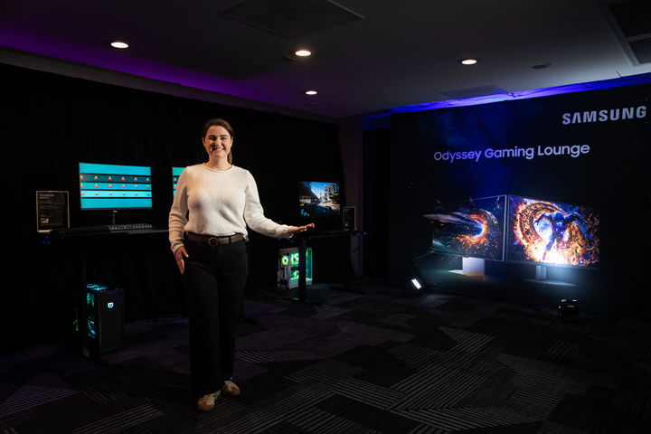 삼성전자 모델이 'GDC 페스티벌 오브 게이밍 2026'에서 삼성전자 행사장을 소개하고 있다.(사진제공=삼성전자) *재판매 및 DB 금지