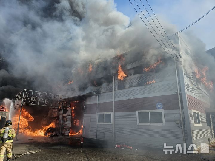 [파주=뉴시스] 화재 현장. (사진=경기도북부소방재난본부 제공) 2026.03.10 photo@newsis.com