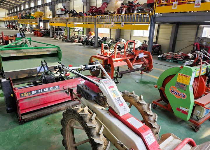 [장성=뉴시스] 전남 장성군농업기술센터 농기계 임대사업소 노후 농기계. (사진 = 장성군 제공) 2026.03.10. photo@newsis.com *재판매 및 DB 금지