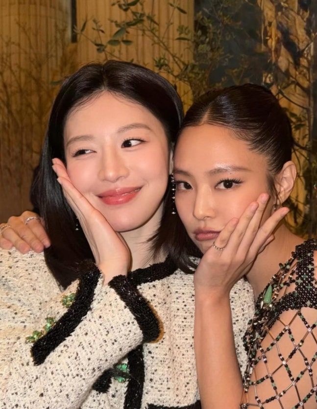 [서울=뉴시스] 고윤정, 제니 (사진=인스타그램 캡처) 2026.03.10. photo@newsis.com *재판매 및 DB 금지