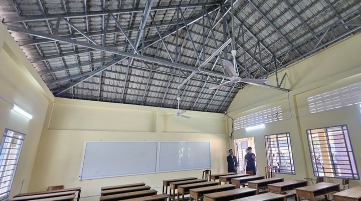 [서울=뉴시스] 캄보디아 아룬보테이 고등학교 학생회관 리모델링 사진. (출처=아이에스동서) 2026.03.10. photo@newsis.com *재판매 및 DB 금지