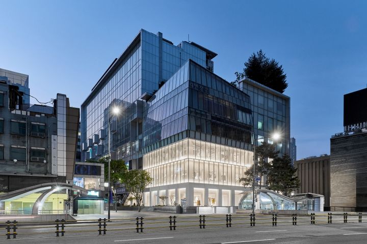 [서울=뉴시스] 명동 눈스퀘어 전경. (출처=C&W 코리아). 2026.03.10. photo@newsis.com *재판매 및 DB 금지