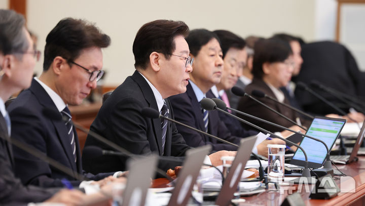 [서울=뉴시스] 고범준 기자 = 이재명 대통령이 10일 청와대에서 열린 국무회의에서 발언하고 있다. (청와대통신사진기자단) 2026.03.10. bjko@newsis.com