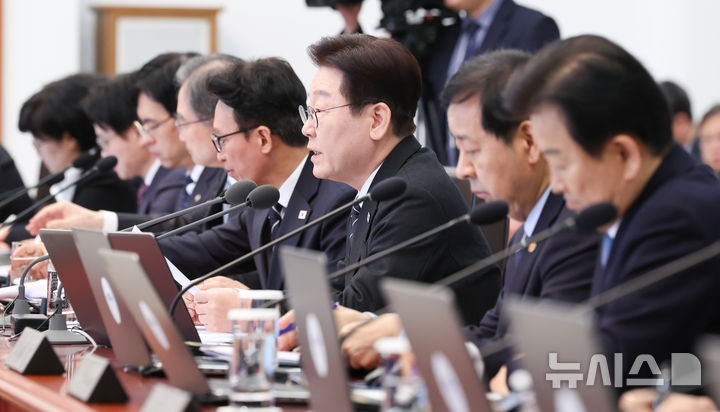 [서울=뉴시스] 고범준 기자 = 이재명 대통령이 10일 청와대에서 열린 국무회의에서 발언하고 있다. (청와대통신사진기자단) 2026.03.10. bjko@newsis.com