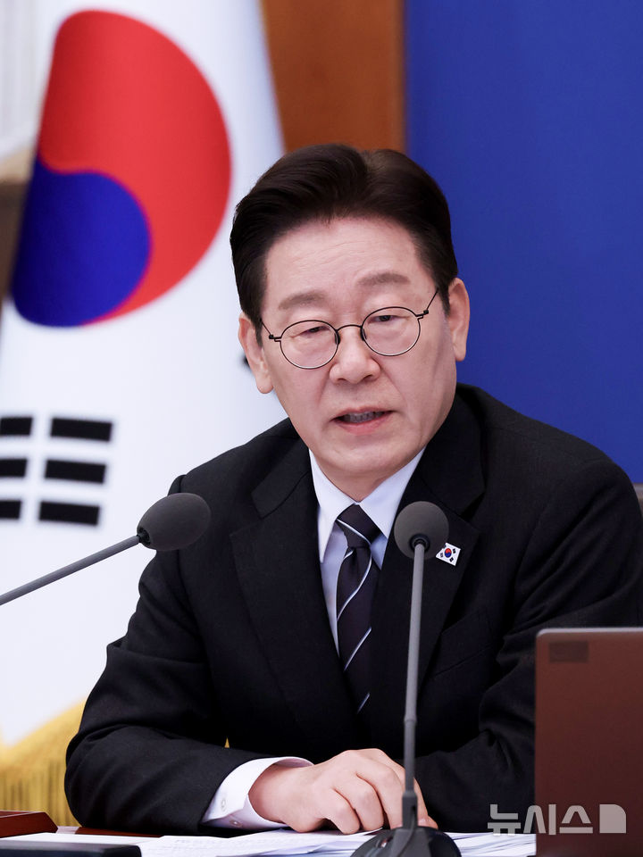 [서울=뉴시스] 고범준 기자 = 이재명 대통령이 10일 청와대에서 열린 국무회의에서 발언하고 있다. (청와대통신사진기자단) 2026.03.10. bjko@newsis.com