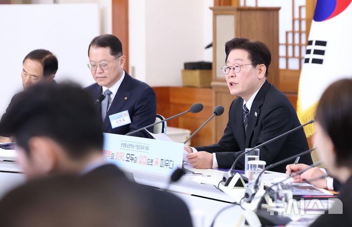 [서울=뉴시스] 고범준 기자 = 이재명 대통령이 10일 청와대에서 열린 상생을 실천하는 기업인과의 대화에서 발언을 하고 있다. 2026.03.10. bjko@newsis.com