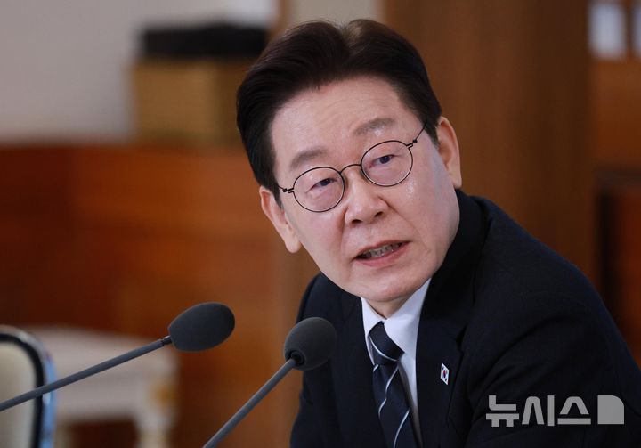 [서울=뉴시스] 고범준 기자 = 이재명 대통령이 지난 10일 청와대에서 열린 상생을 실천하는 기업인과의 대화에서 발언을 하고 있다. 2026.03.10. bjko@newsis.com